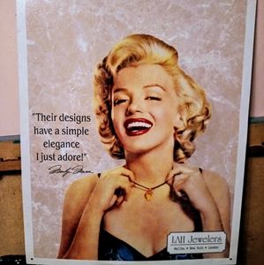 Marylin Monroe avertissement. Métal